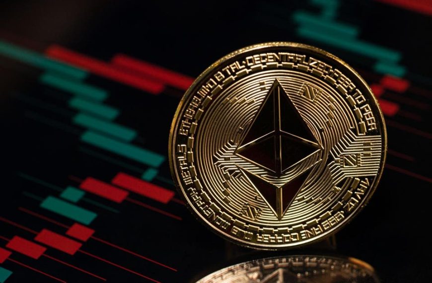 Analist identificeert cruciale ondersteuningsniveaus voor Ethereum (ETH) na ETF-stijging