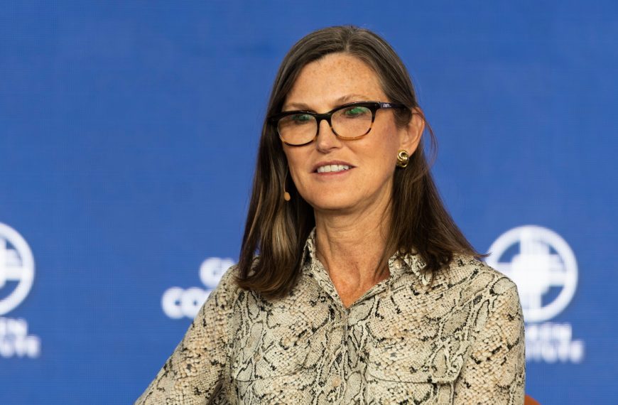 ARK Invest van Cathie Wood blijft Coinbase Holdings verminderen