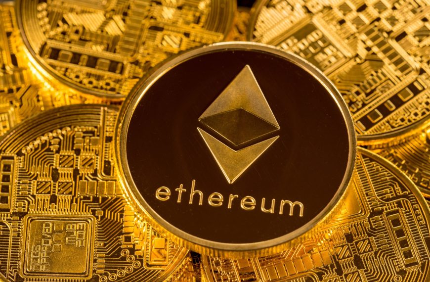 Ethereum ondergaat prijsdaling te midden van marktonzekerheid, maar heeft potentie met belangrijke…