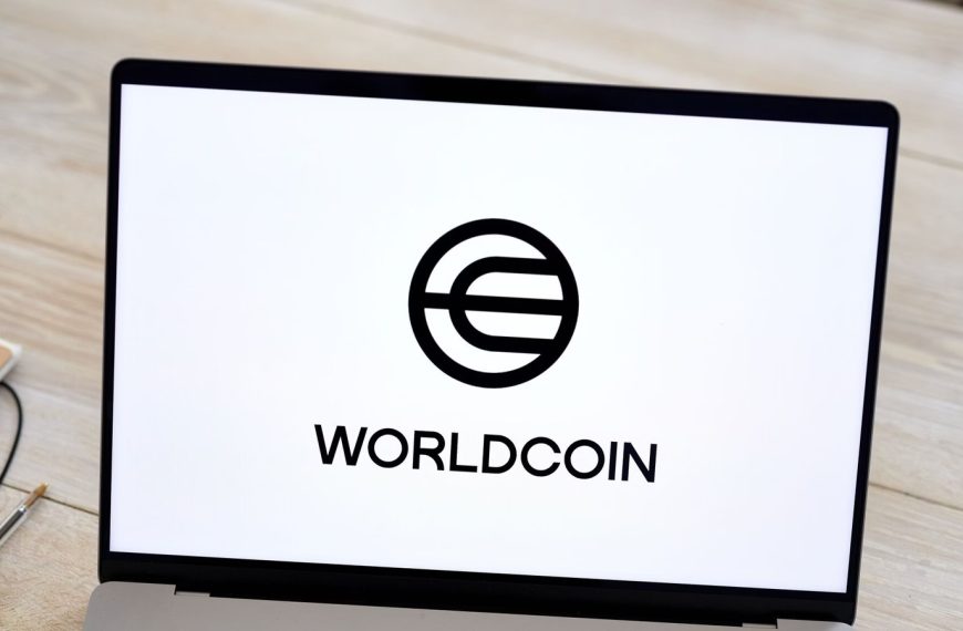 Project Worldcoin van AI onder vuur vanwege verzamelen van biometrische gegevens te…