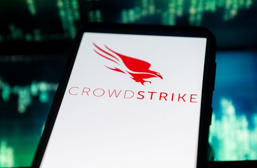 CEO van CrowdStrike verduidelijkt reden voor uitval: geen beveiligingsinbreuk, aandeel daalt met…